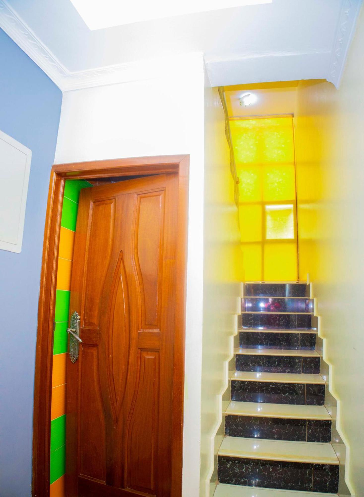 The Vibrant Lodge Gacuriro Kigali Esterno foto