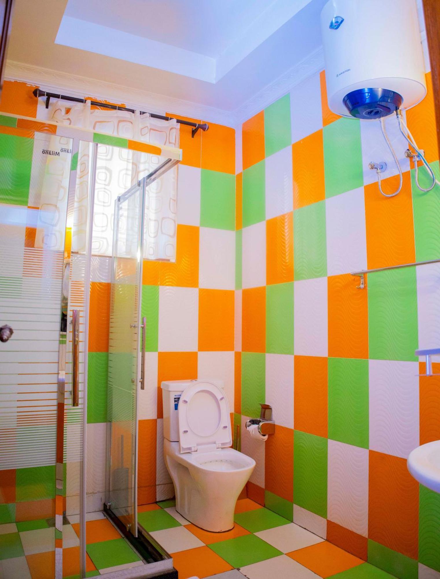The Vibrant Lodge Gacuriro Kigali Esterno foto