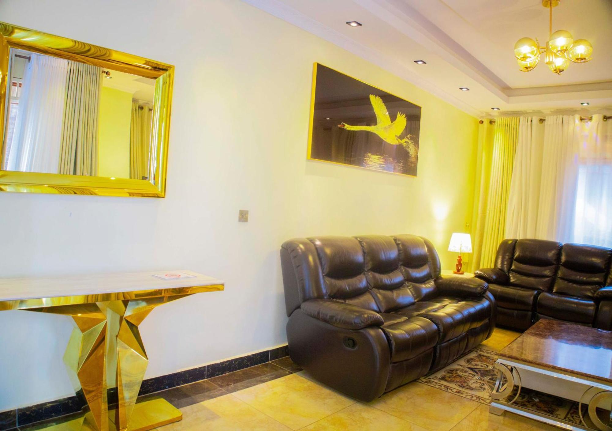 The Vibrant Lodge Gacuriro Kigali Esterno foto