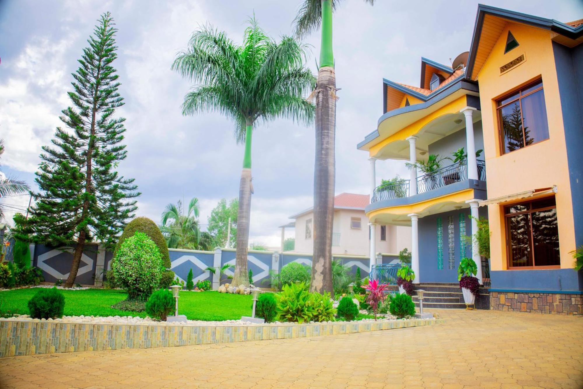 The Vibrant Lodge Gacuriro Kigali Esterno foto